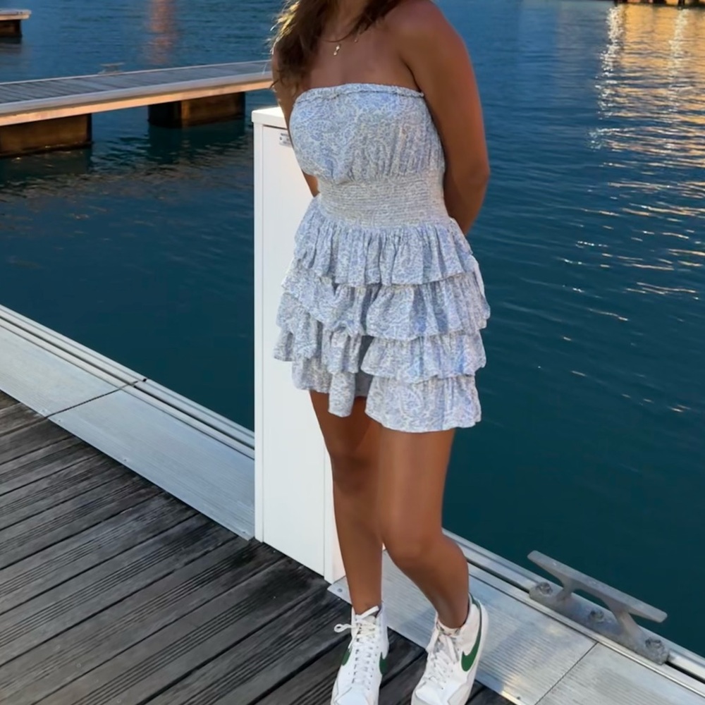 Ruffled Sleeveless Dress in Blue and Gray